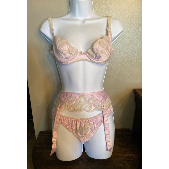 Vintage lingerie set - Picture 2 of 9